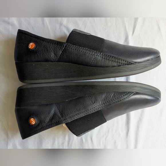 Softinos by FLY London Leather Gored Slip-on Shoes Amo Navy Size 35 EU 5 Us - Picture 4 of 7